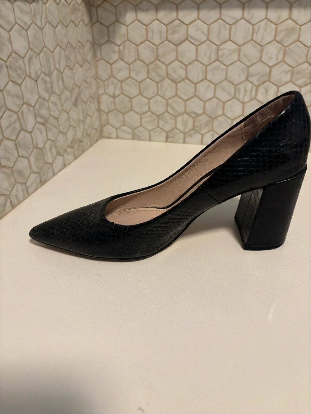 Zara Black Snakeskin-Texture Pointed Toe Pumps - Picture 2 of 6